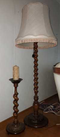 Duża lampa stojąca z abazurem i świecznik