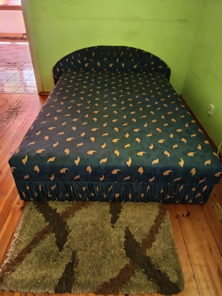 Do oddania sofa, łóżko, żyrandol, wanienka