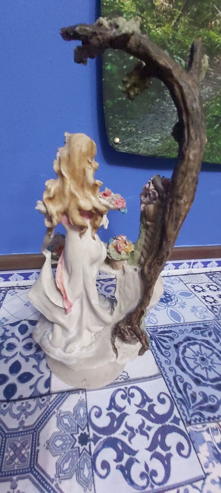 Estatueta  para decoração 45cm de altura 21 larg.