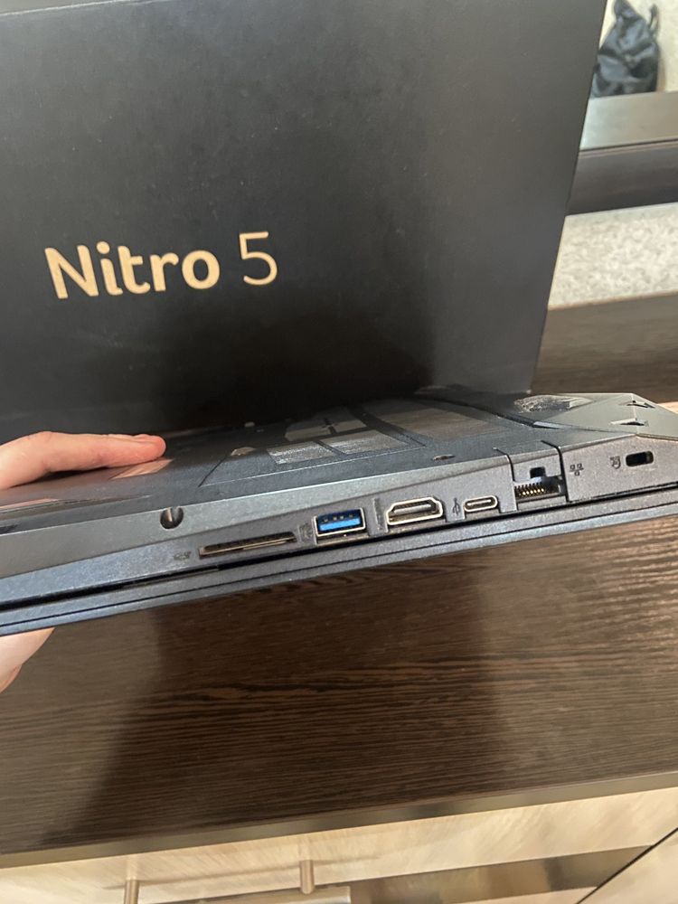 Acer Nitro 5 l Intel Core i5-8250U, Nvidia GeForce MX150