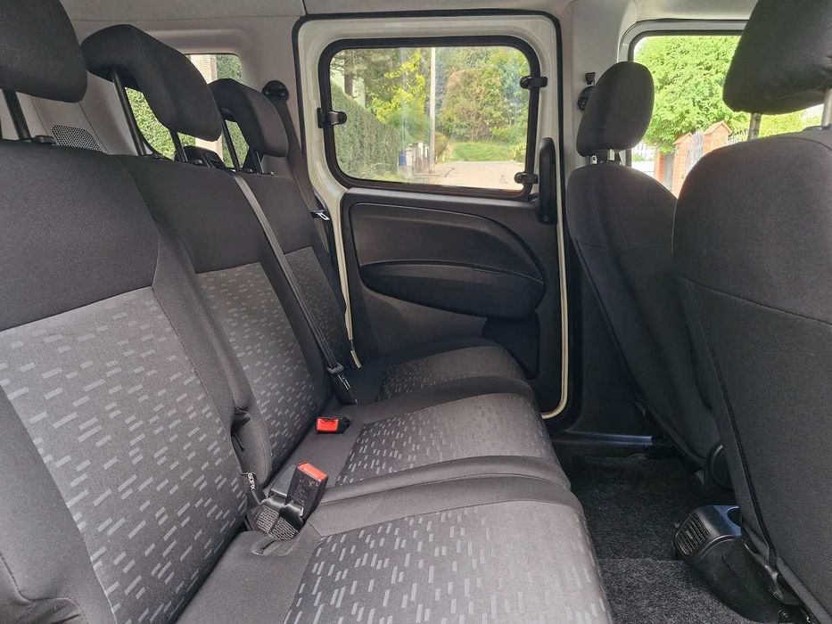 Opel Combo _ 2016 _ Klimatyzacja _ Kupiony w Polskim Salonie _