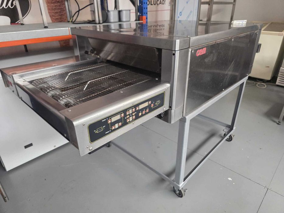 Forno para Pizza de Túnel