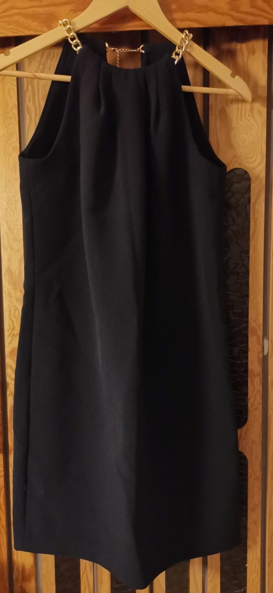 Śliczna czarna sukienka z łańcuszkami Michael Kors, S/M