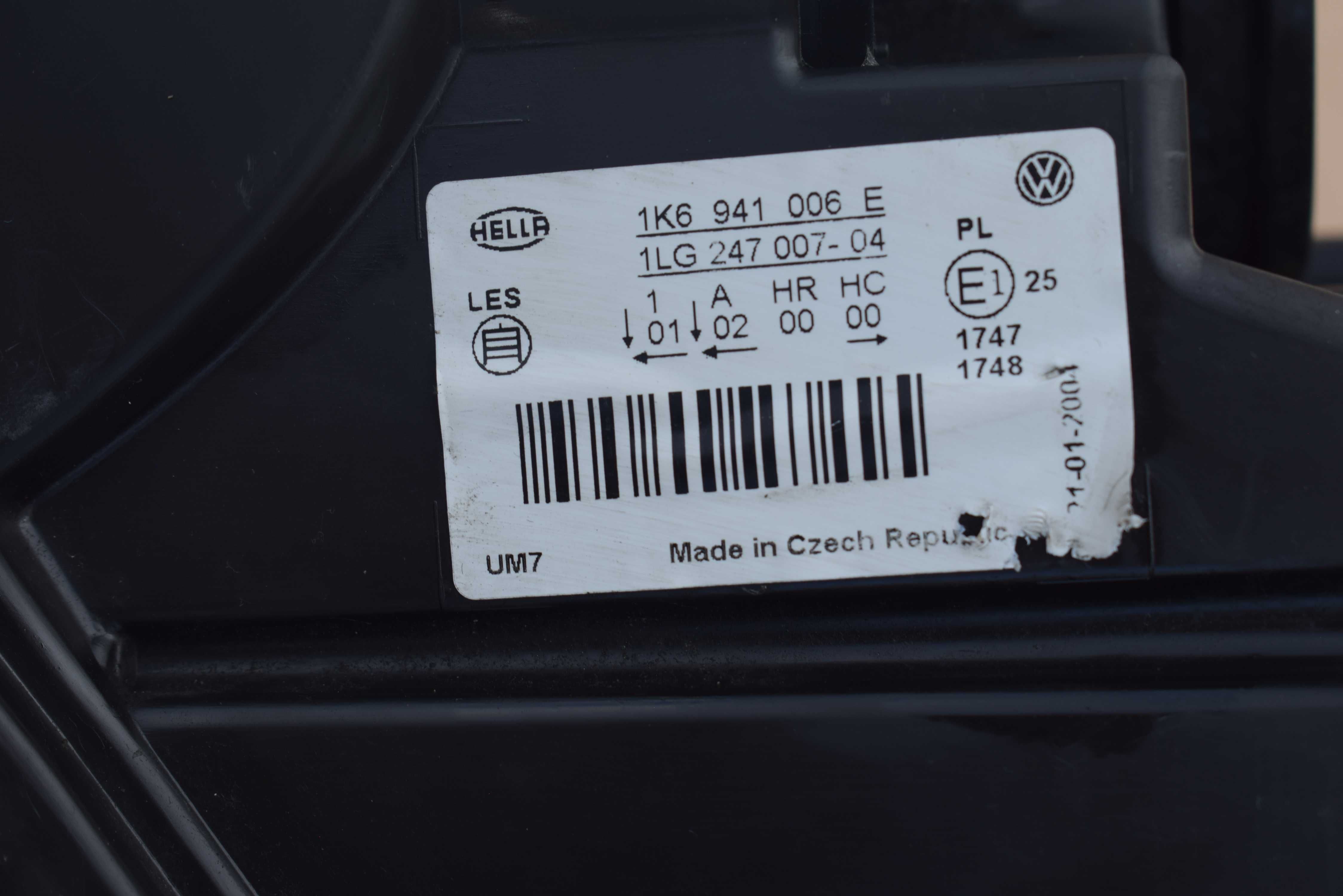 Reflektor lampa prawa przód czarna Volkswagen Golf 5 V 07R.1K69.41006E