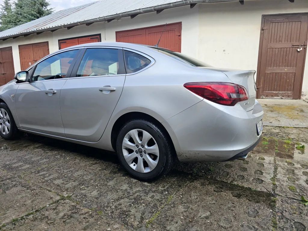 Opel Astra Opel Astra 1.4 Turbo + LPG Salon Polska idealny stan
