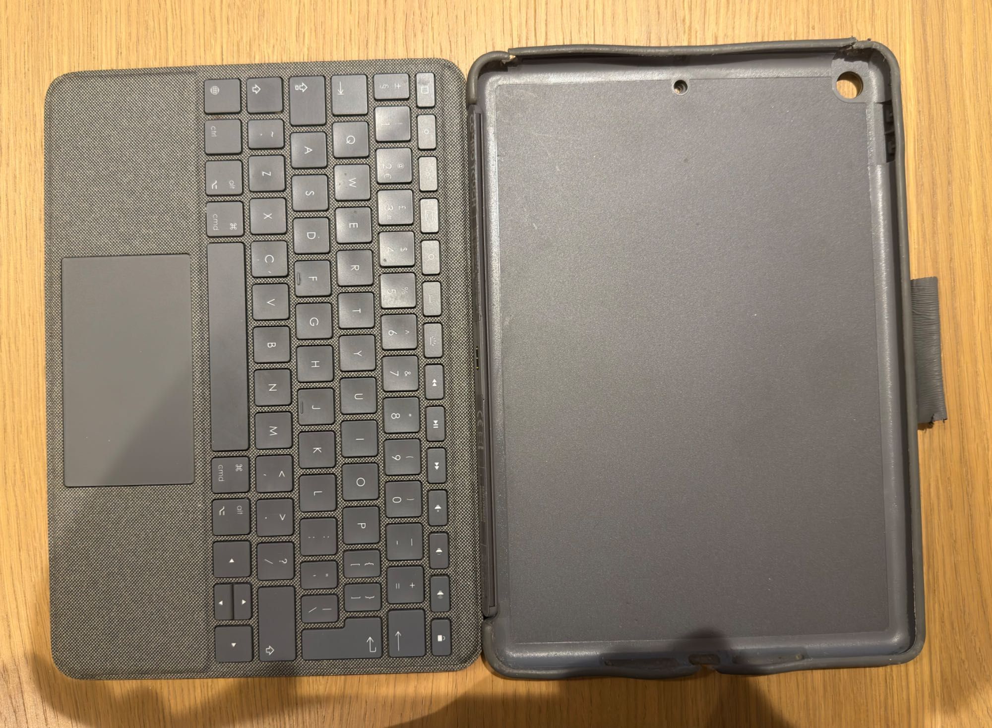 Tablet Apple iPad 8 A2429 32GB 8gen, klawiatura, sim