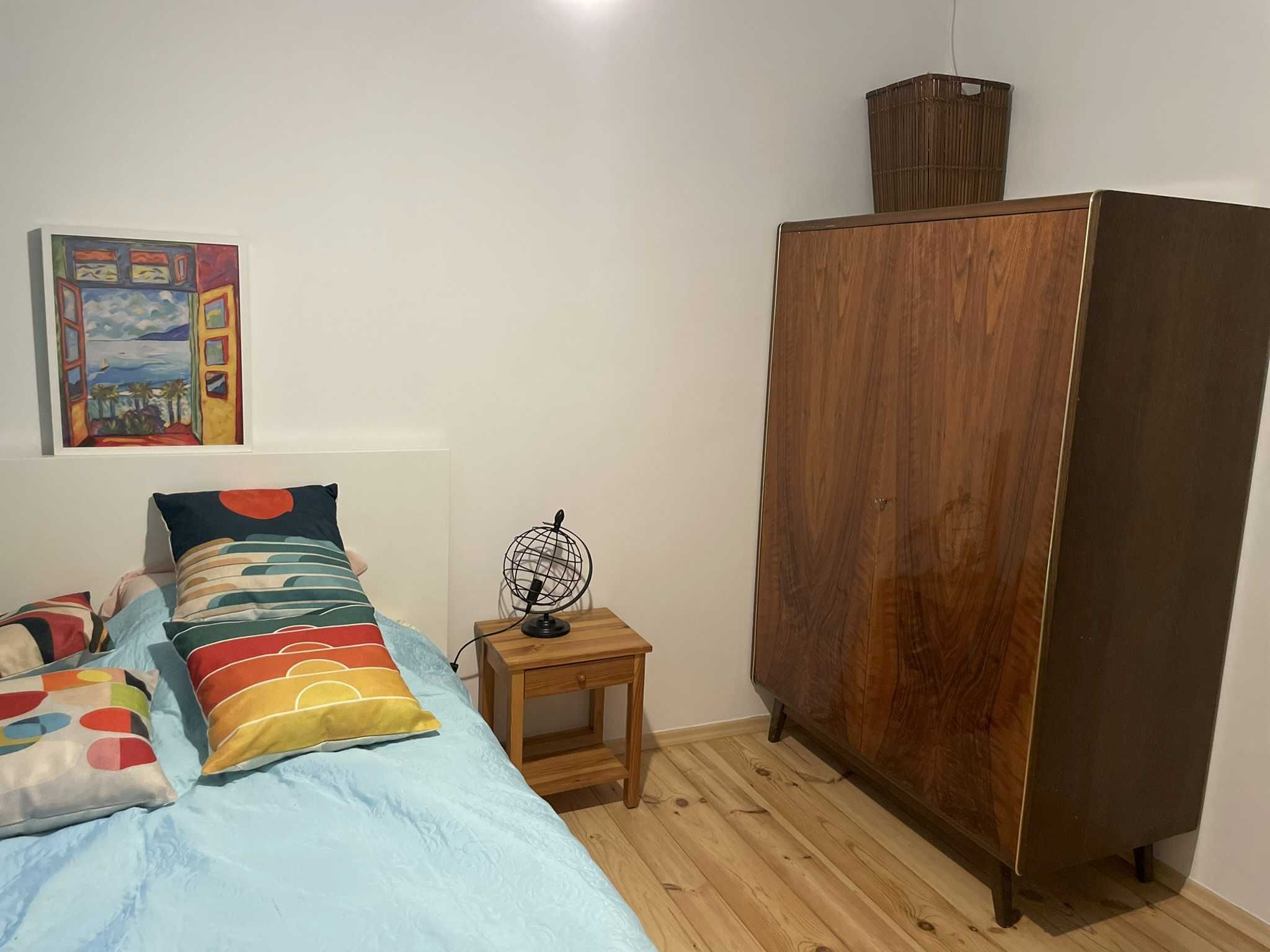 47m2 /sypialnia+salon + kuchnia / 8min od metra Natolin - dla max 2os.