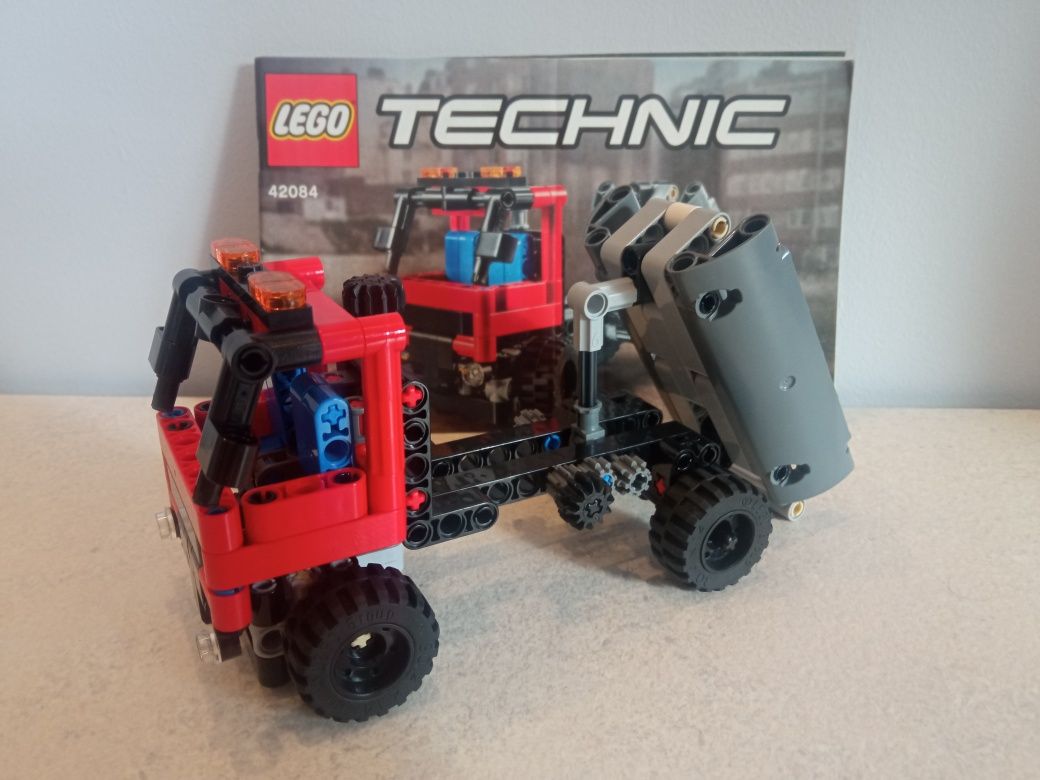 LEGO Technic 42084 - Hakowiec