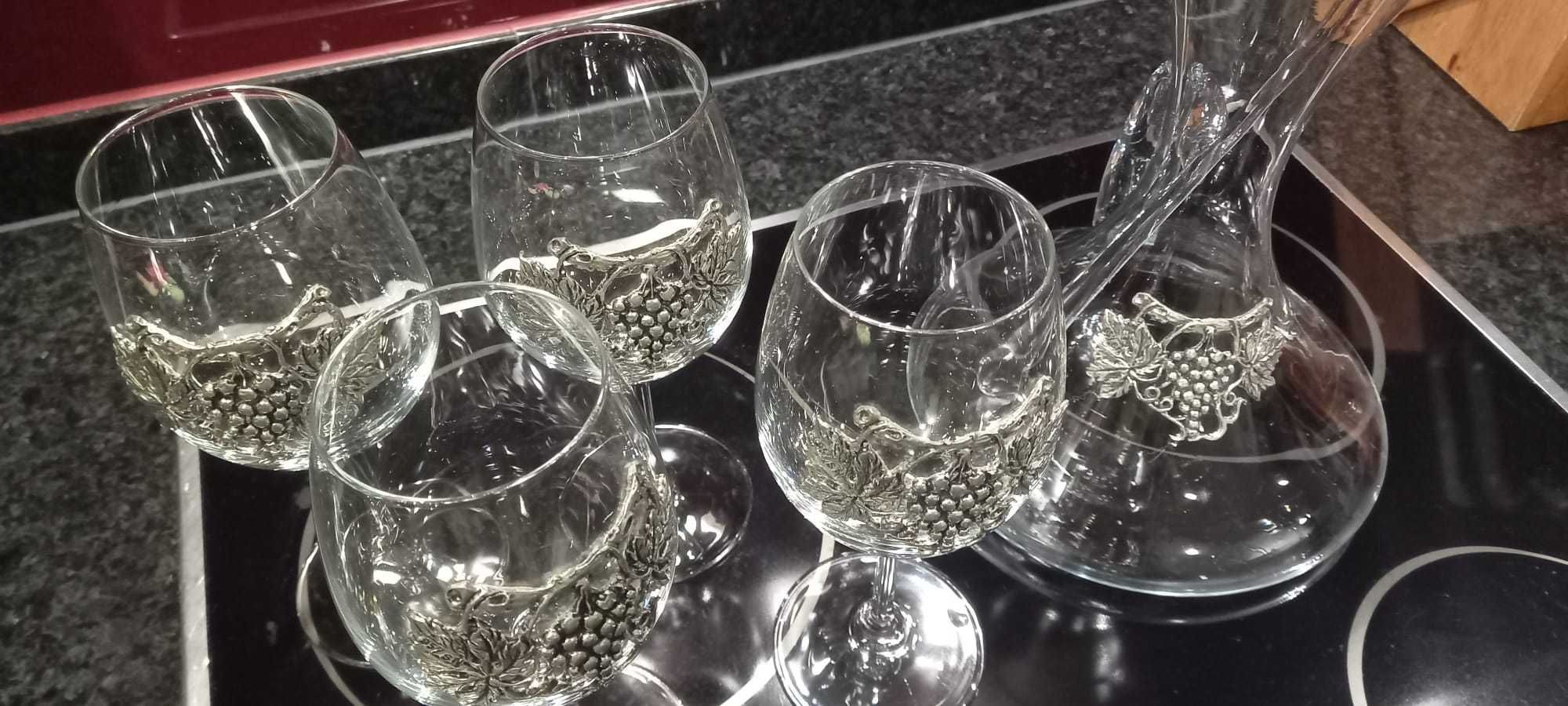 Conjunto de copos e decanter com estanho