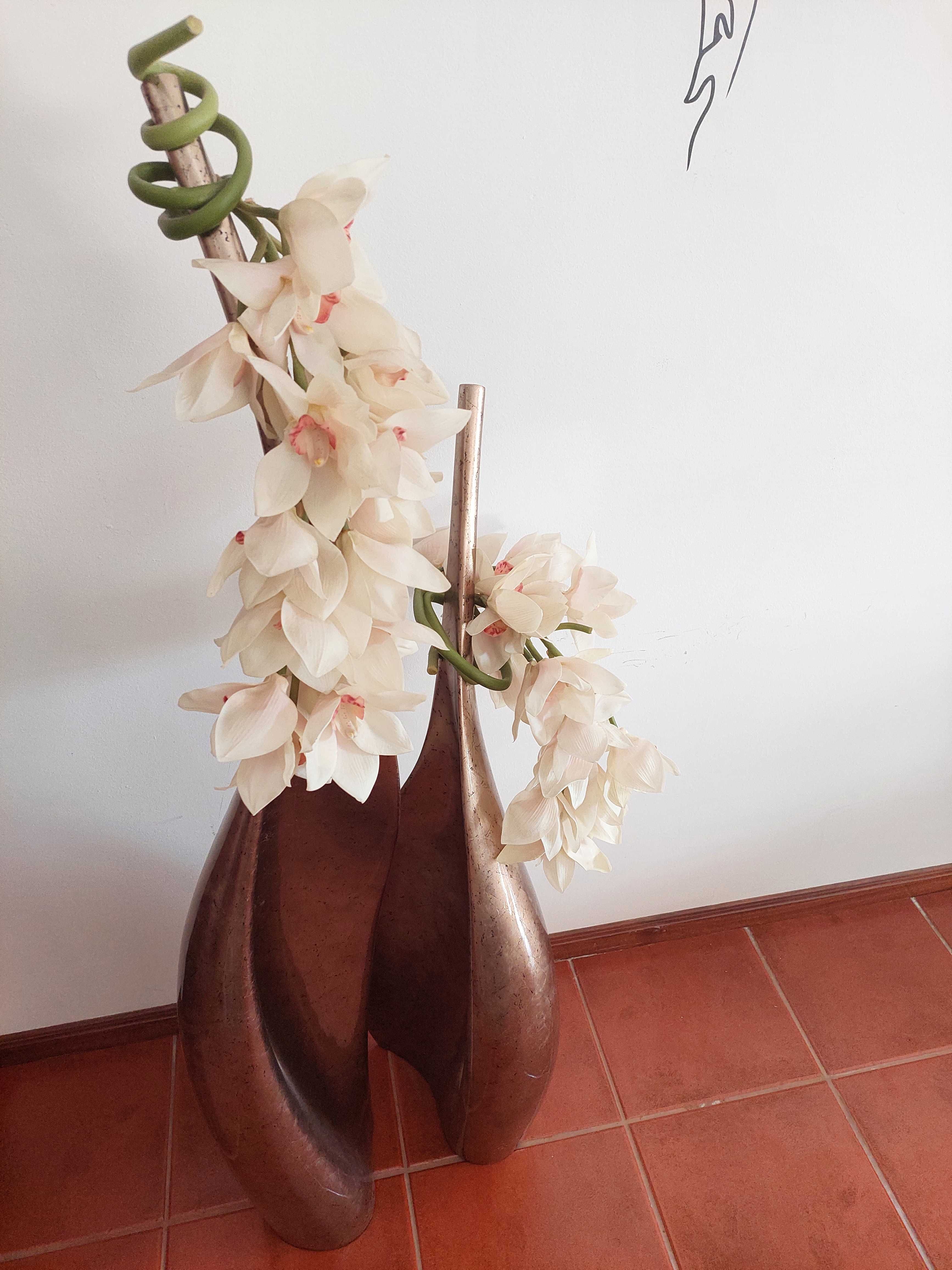 Conjunto de jarras decorativas