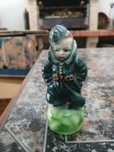 boneco pequeno antigo em ceramica