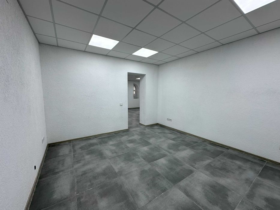 Продаж приміщення 1 поверх центр