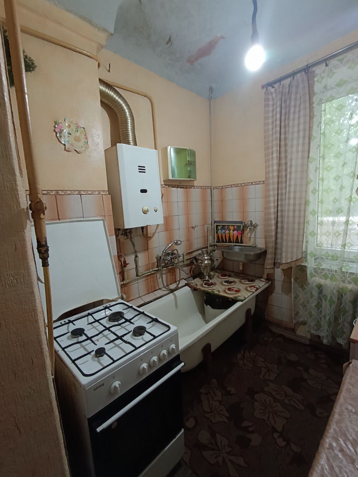 Продам 2-кімнатну квартиру в центрі Кам'янського