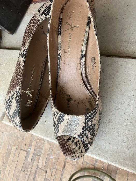 Sapatos abertos tigtesa