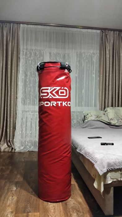 Боксерська груша sko sportko у новому стані  з  настіним крпленямі
