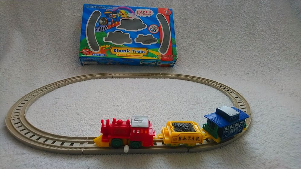 Kolejka z torami nakręcana