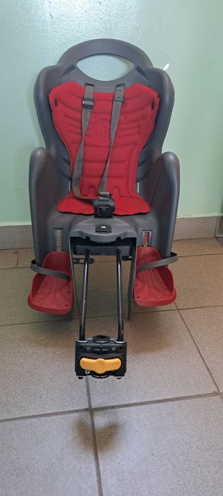 Fotelik rowerowy Bellelli odchylany plus kask