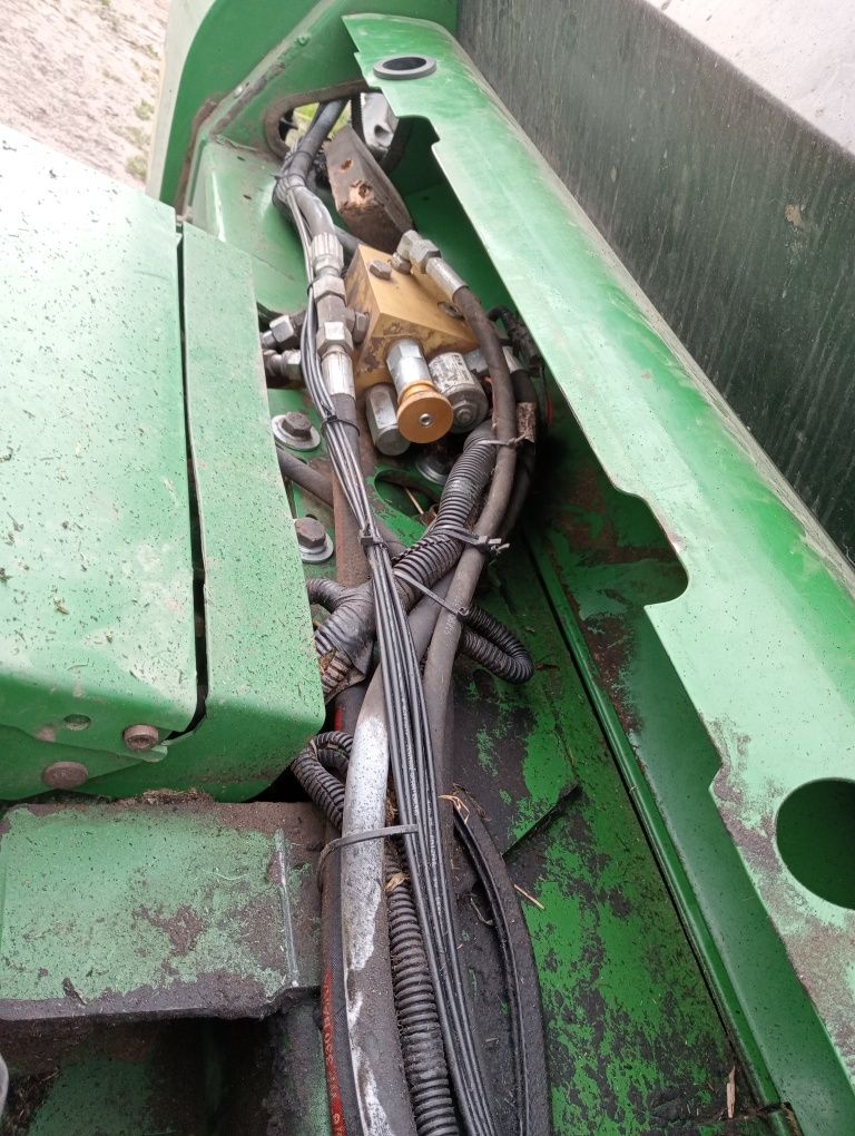 Sprzedam prasę John Deere 854