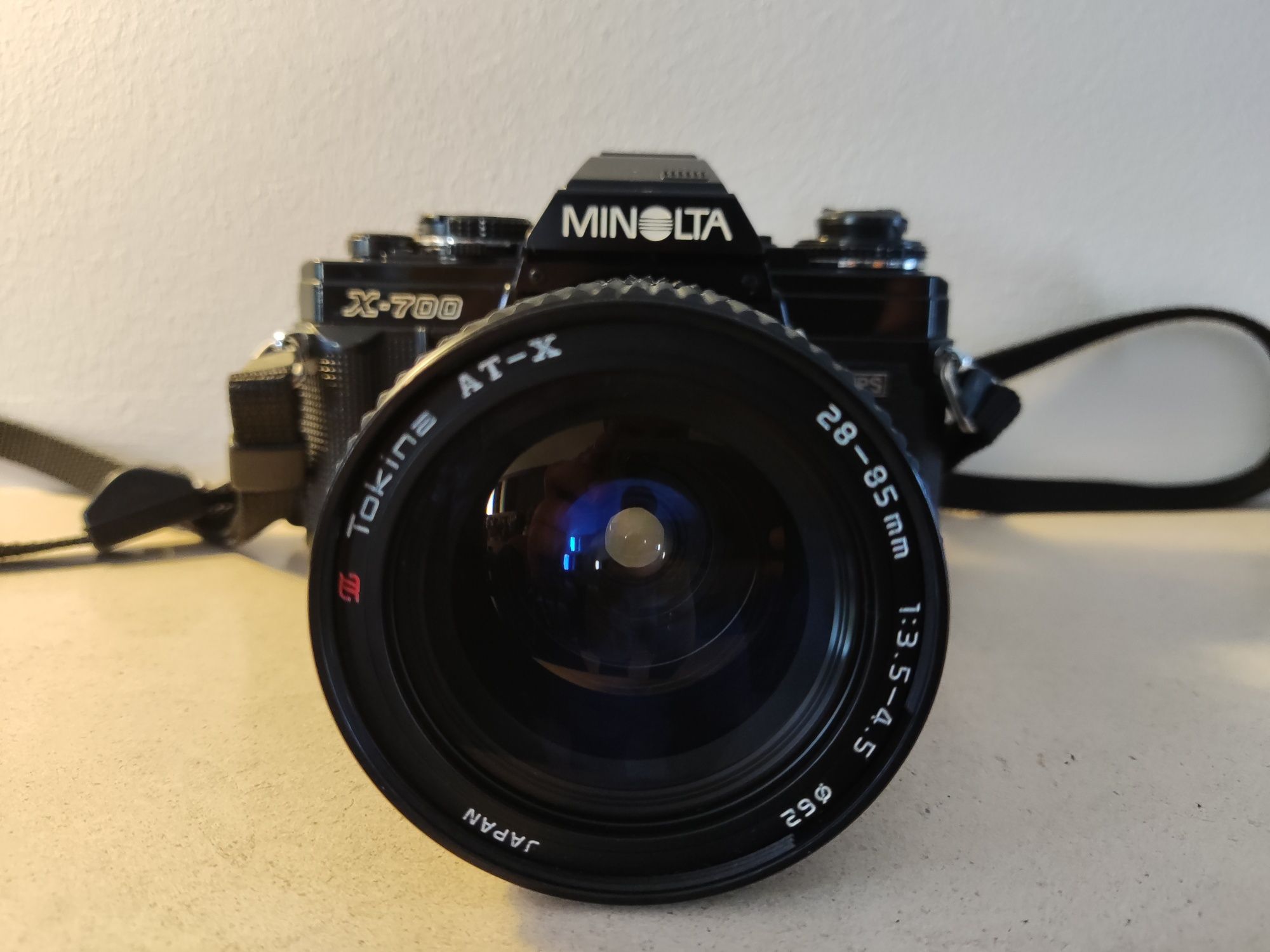 Minolta X-700 + Tokina AT-X 28-85mm 1:3.5-4.5 Japan Ø 52 mm