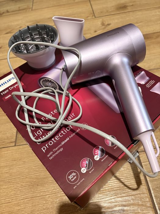 Фен Philips BHD720/10 series 7000