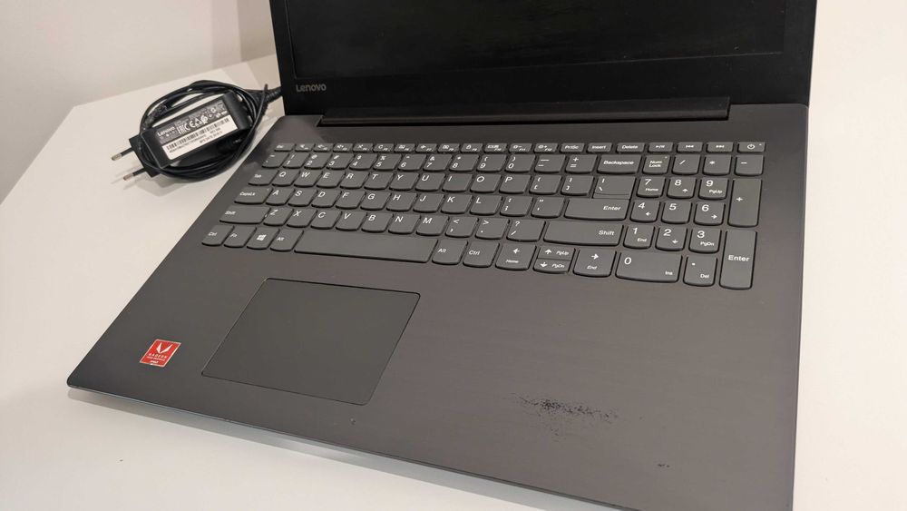 Laptop Lenovo z AMD Ryzen 7 – Wydajny, szybki i gotowy do pracy!