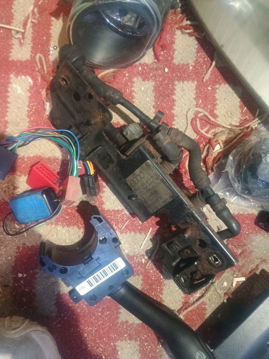 Zestaw części a3 8l lampa kratka zderzaka halogen wiązka radia 377