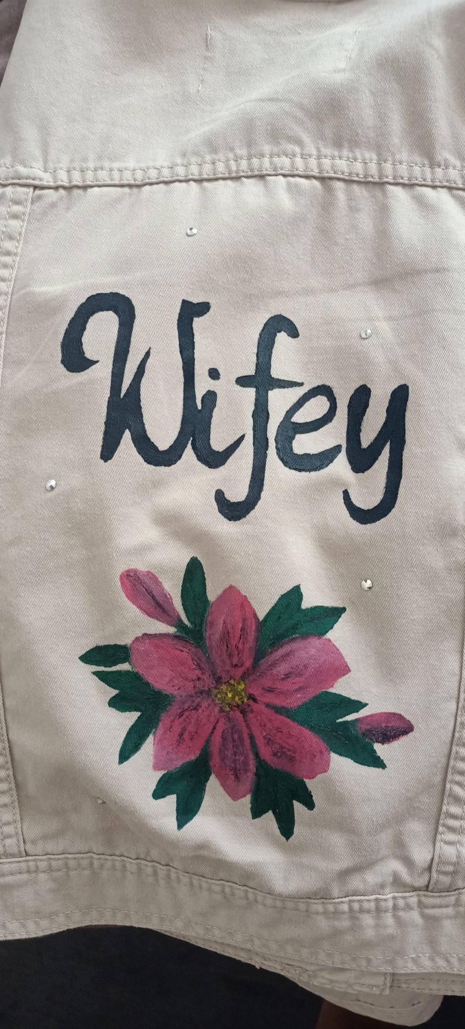Kurtka ślubna sesja napis Wifey