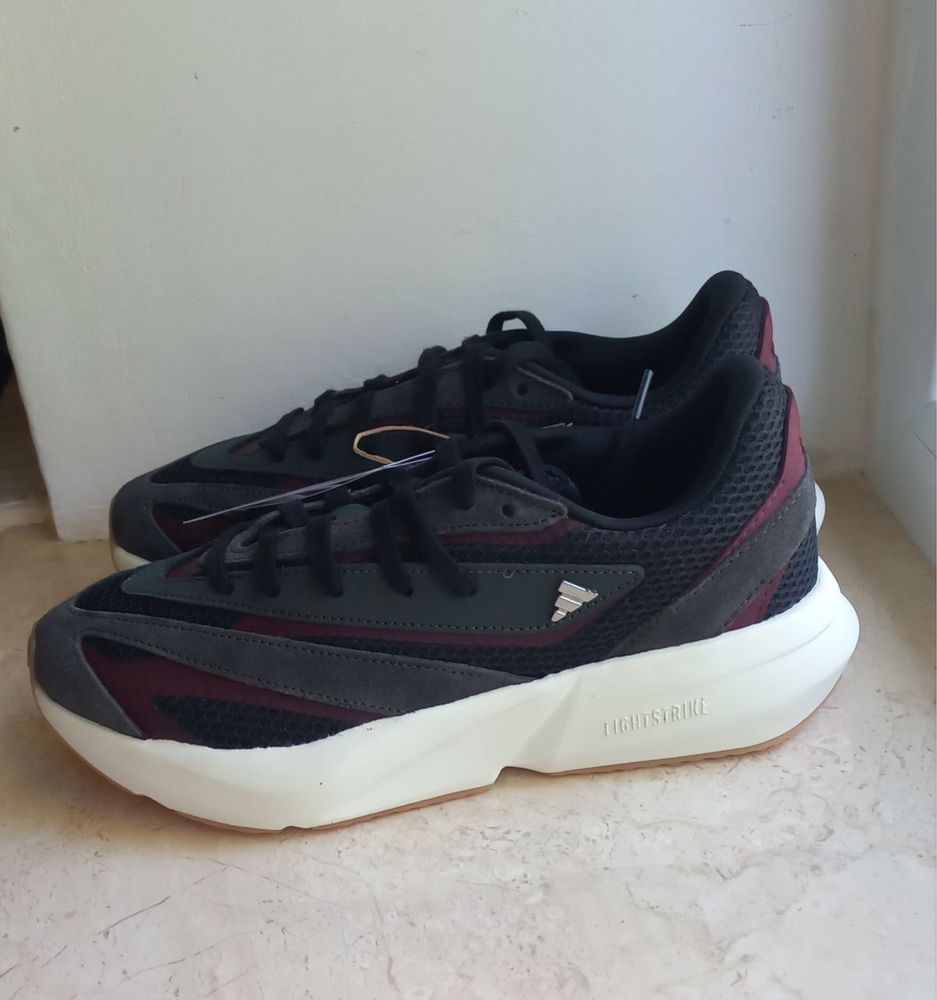 Кросівки жіночі adidas  lightblaze оригінал!