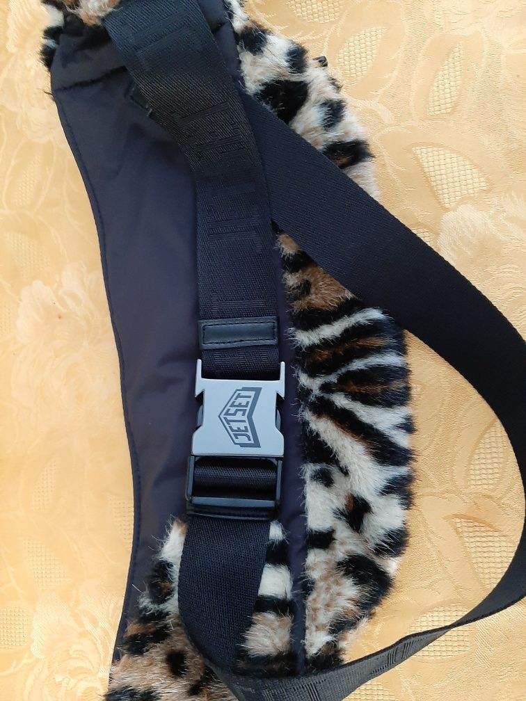Nerka torba, futerko
