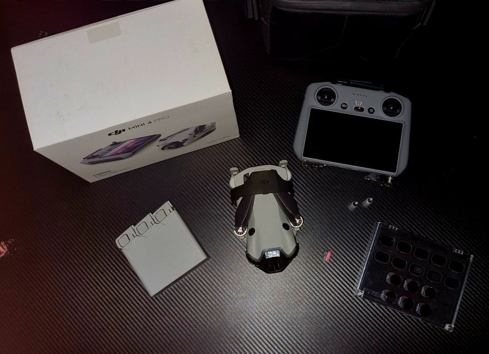 DJI MINI 4 Pro - Fly More + FreeWell