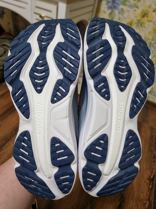 Оригінал 100% чоловічі кросівки saucony hurricane 25   EUR 44.5