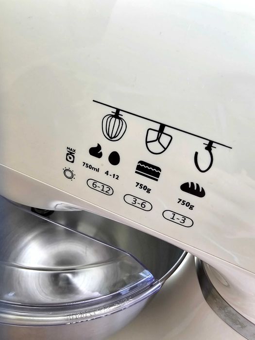 Robot planetarny Bergner Kremowy