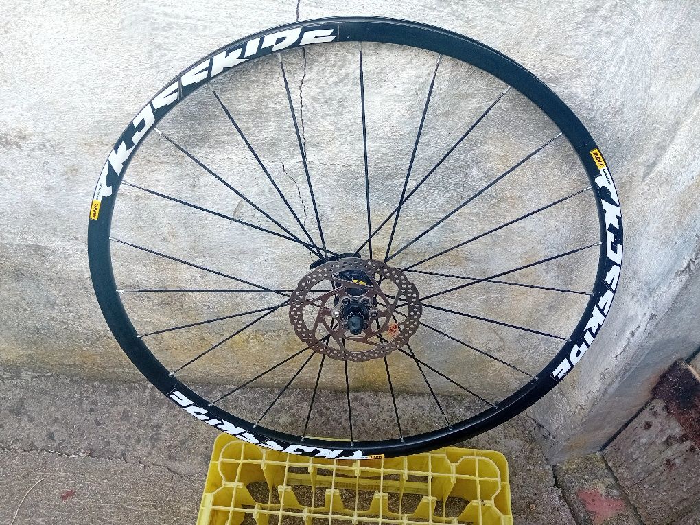 Roda da frente Mavic 29