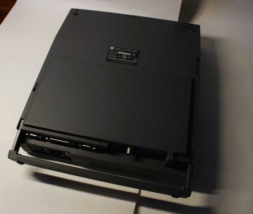 Computador Não Portátil Toshiba T3100e - O Pioneiro da Década de 80!