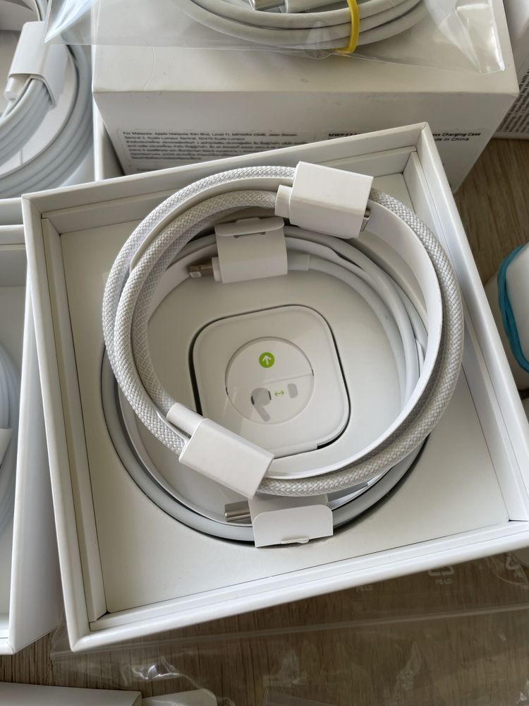Зарядні пристрої та аксесуари оригінал Apple USB/USB-C