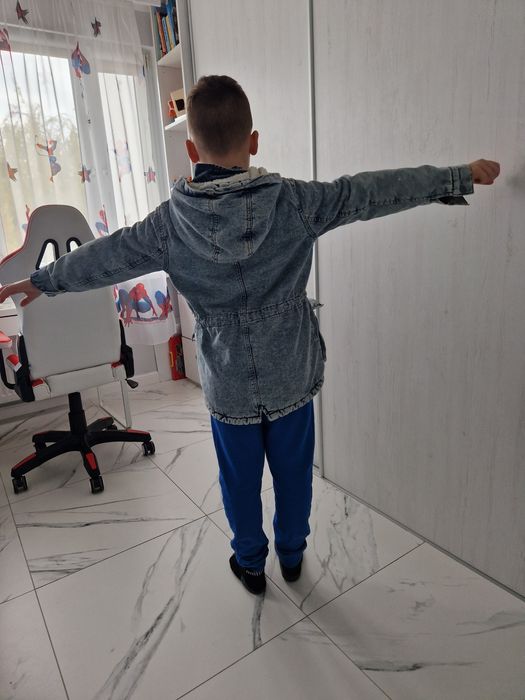 Kurtka płaszcz r 140 cm