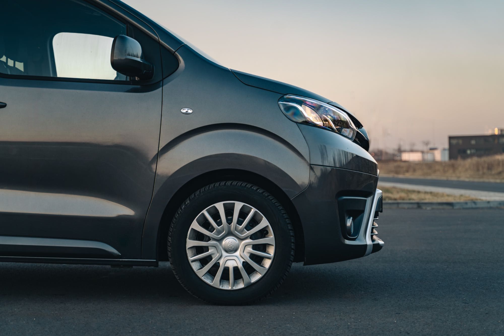 Wynajem Toyota PROACE Verso brak limitu km, bez kaucji wypożyczalnia