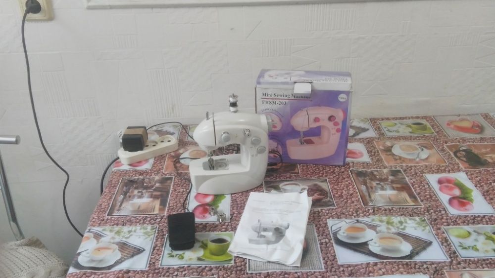 Швейная машинка Mini Sewing Machine FHSM-203