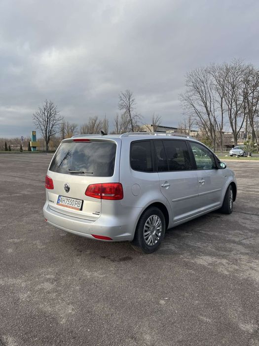 Продам Volkswagen Touran 2013