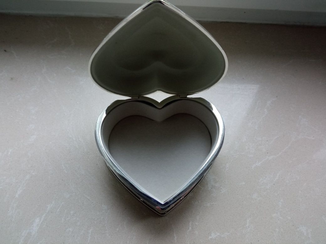 Szkatułka puzderko serce pudełko na biżuterię