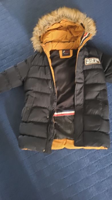 Продам зимову куртку!