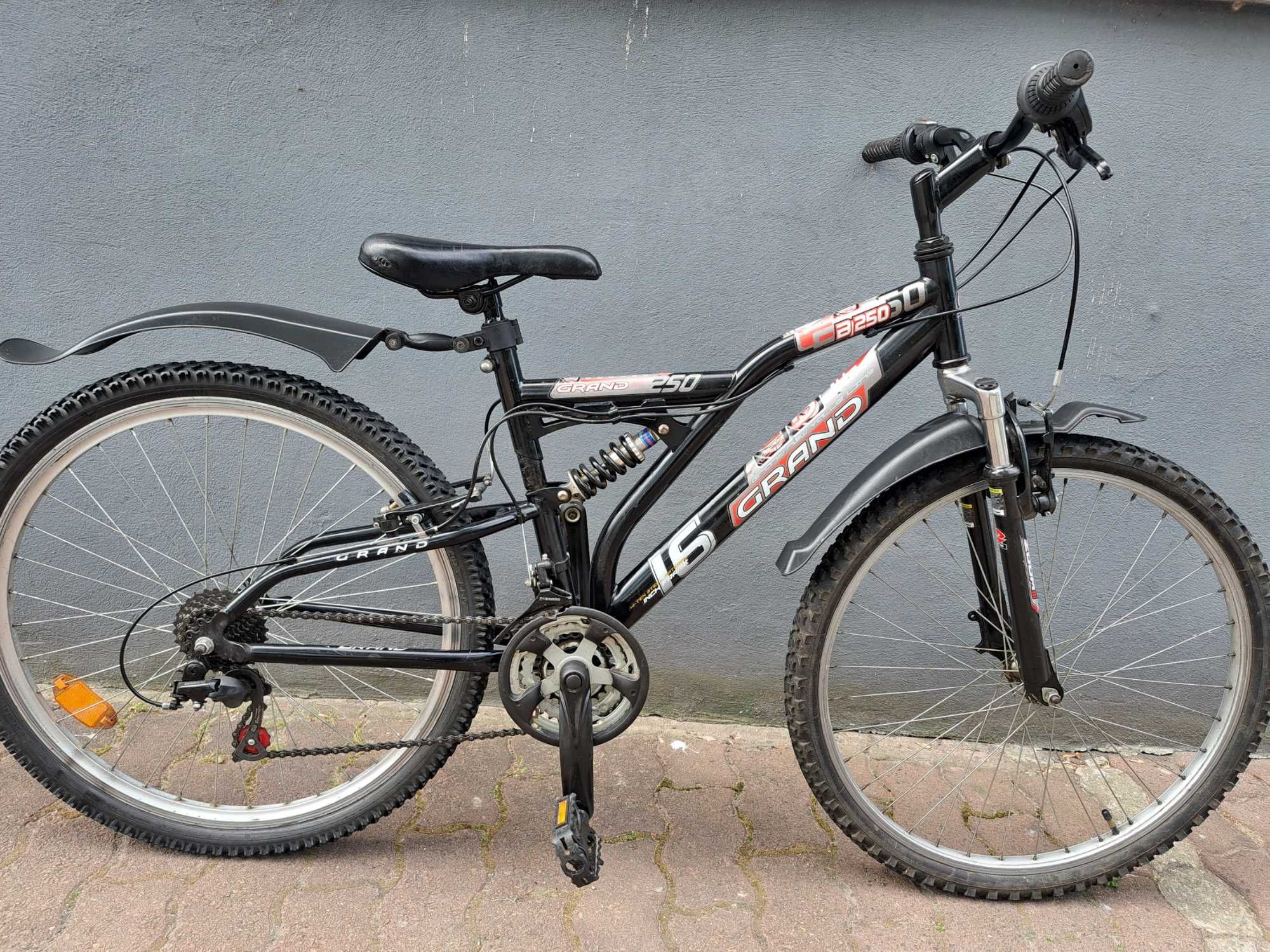 rower MTB KROSS GRAND 250 koła 26" rama 16"