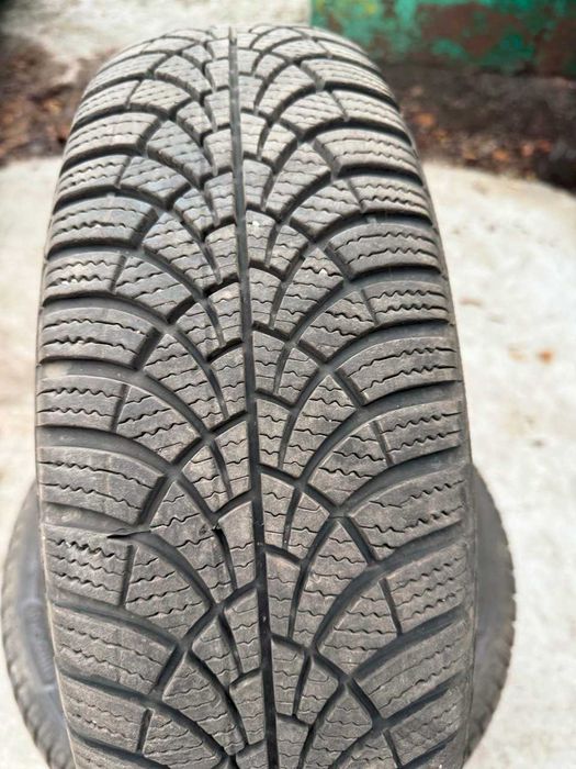 Продам комплект зимних шин Goodyear UltraGrip 9 + 185/65 R15 88T