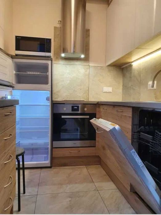 Kawalerka 25m Al. Racławickie 28A