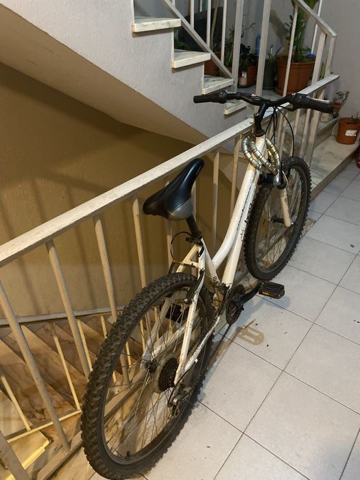 Bicicleta Boa e semi nova.