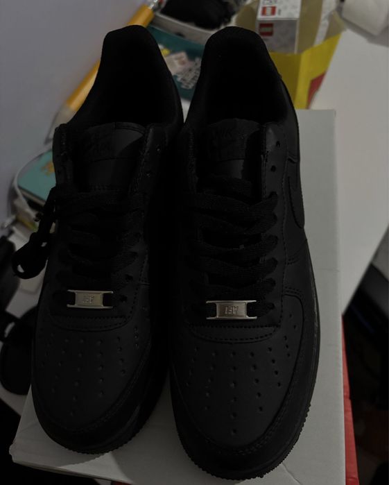 Sprzedam dwie pary airforce czarne