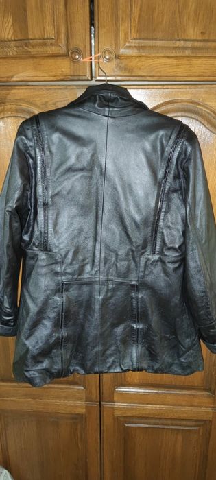 Кожаный пиджак под пояс