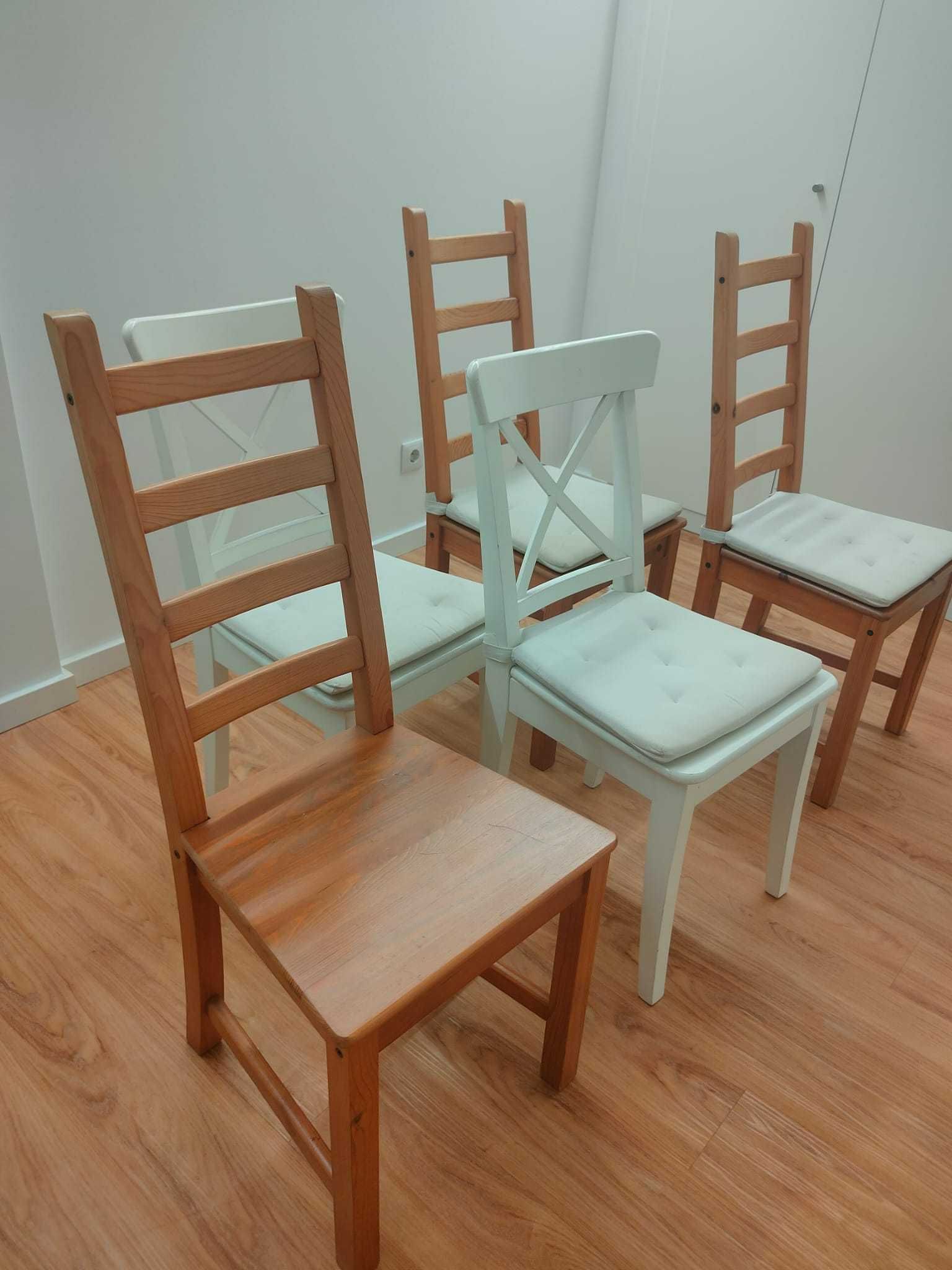 Mesa Extensível 140x84 cm (220x84cm) + 5 Cadeiras
