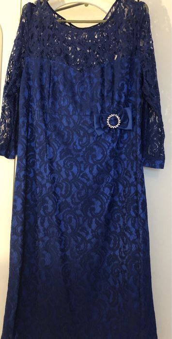 Платье  нарядное миди