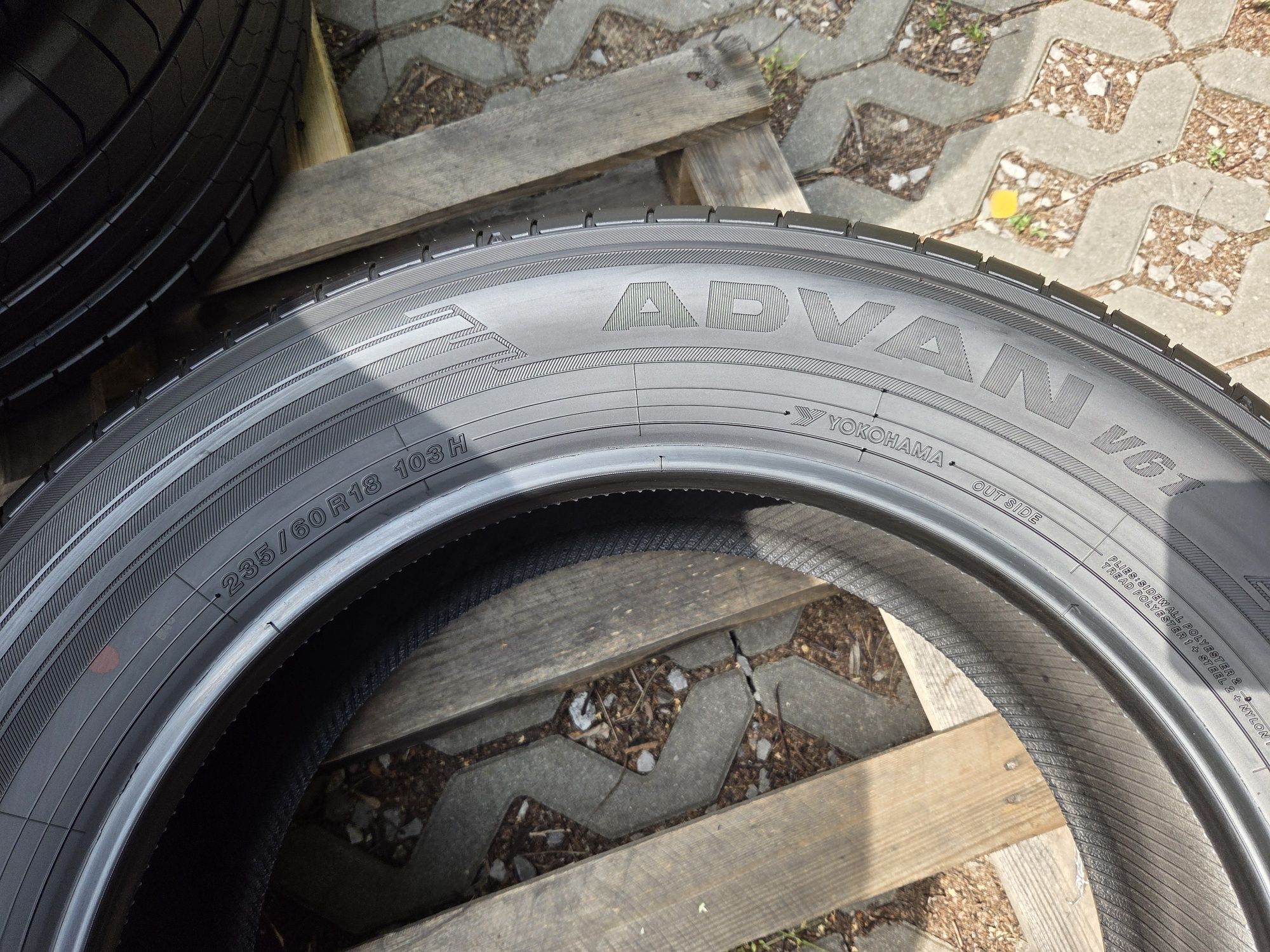 opony nowe 235/60R18 Yokohama ADVAN V61